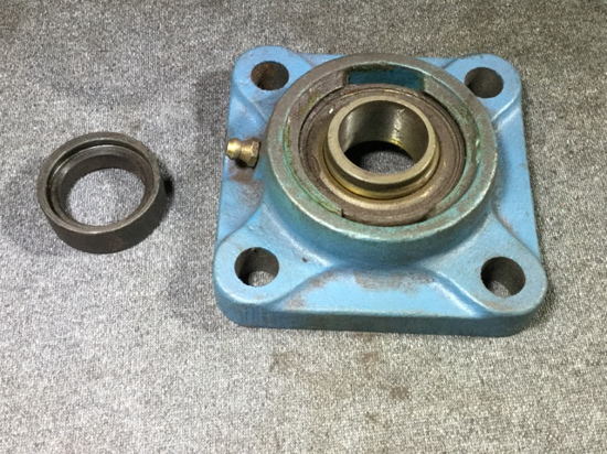 FLANGE BEARING