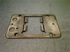 PLATE INTERLOCK RETAINER