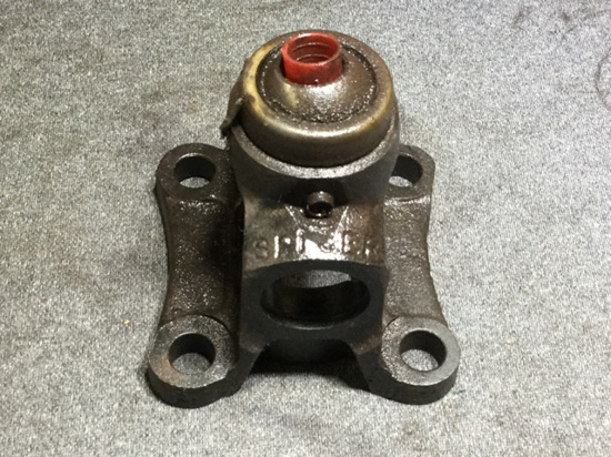 FLANGED SOCKET YOKE