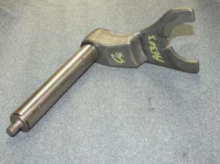 SPLITTER YOKE ASSEMBLY
