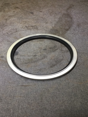 HUB SEAL
